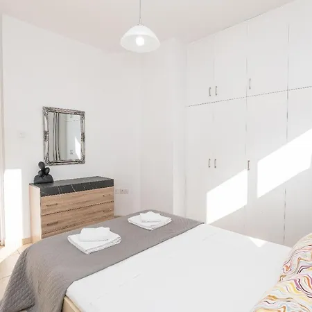 Lindos Ekaterina Вилла Паралимни