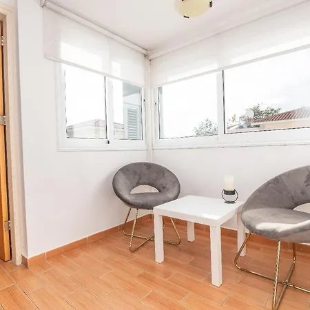 Lindos Ekaterina Паралимни