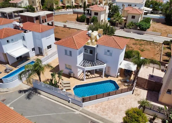 Lindos Ekaterina * Paralimni