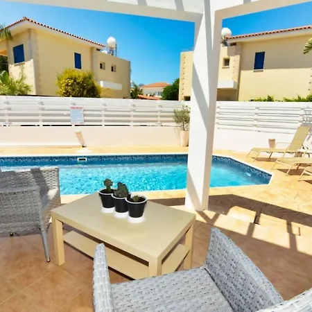 Lindos Ekaterina Villa Paralimni