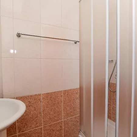 Lindos Ekaterina Vilă Paralimni